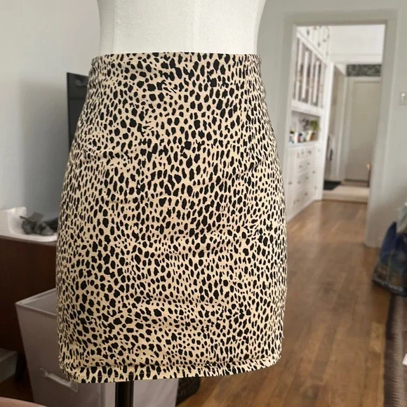 🥳 HP 🥳 Phoebe skirt - Picture 3 of 10